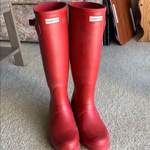 Tall Red HUNTER Plastic Rain Boots Size 9 Women’s